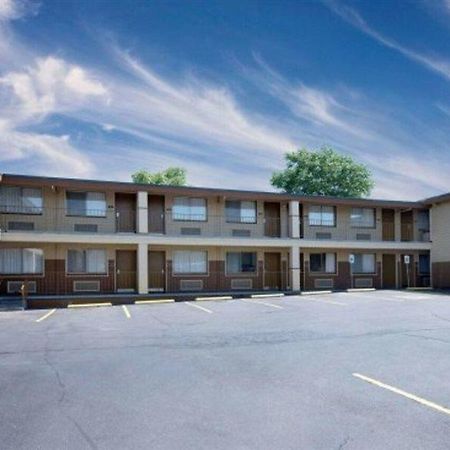 Days Inn Spokane Exteriér fotografie