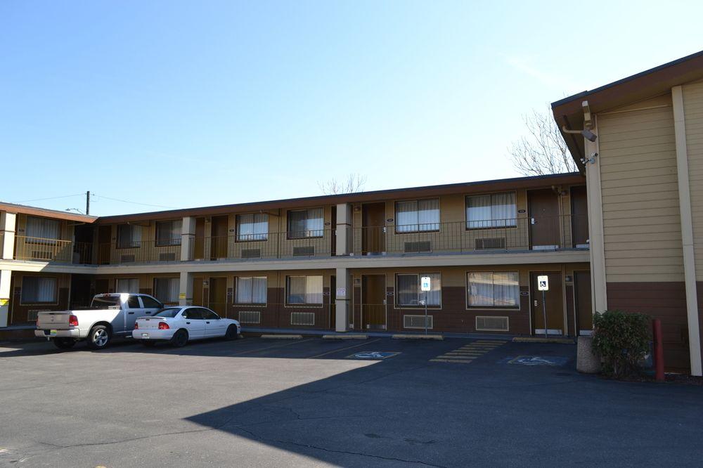 Days Inn Spokane Exteriér fotografie