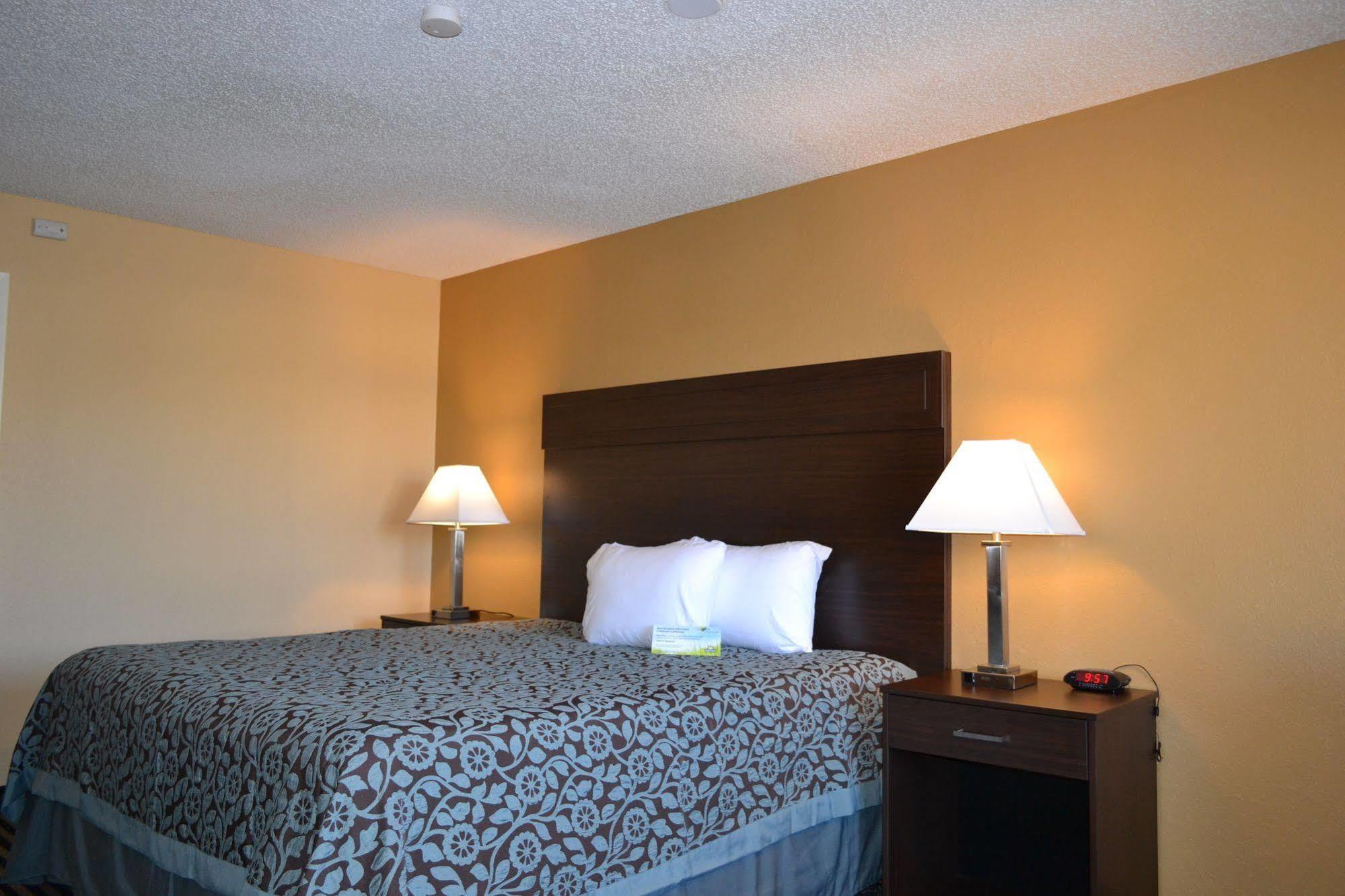Days Inn Spokane Exteriér fotografie